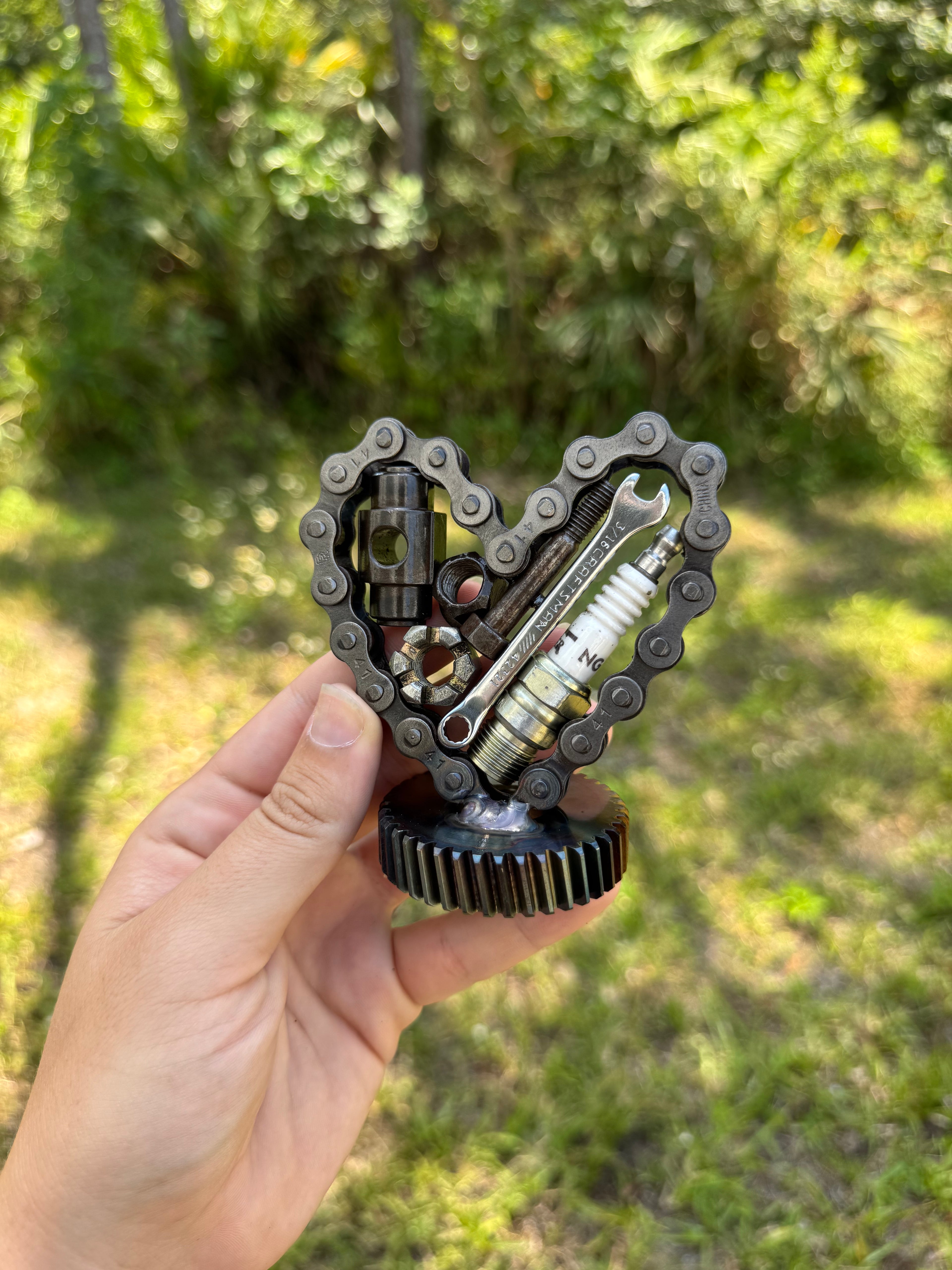 Small Parts Heart Metal Art – Handcrafted Automotive Decor