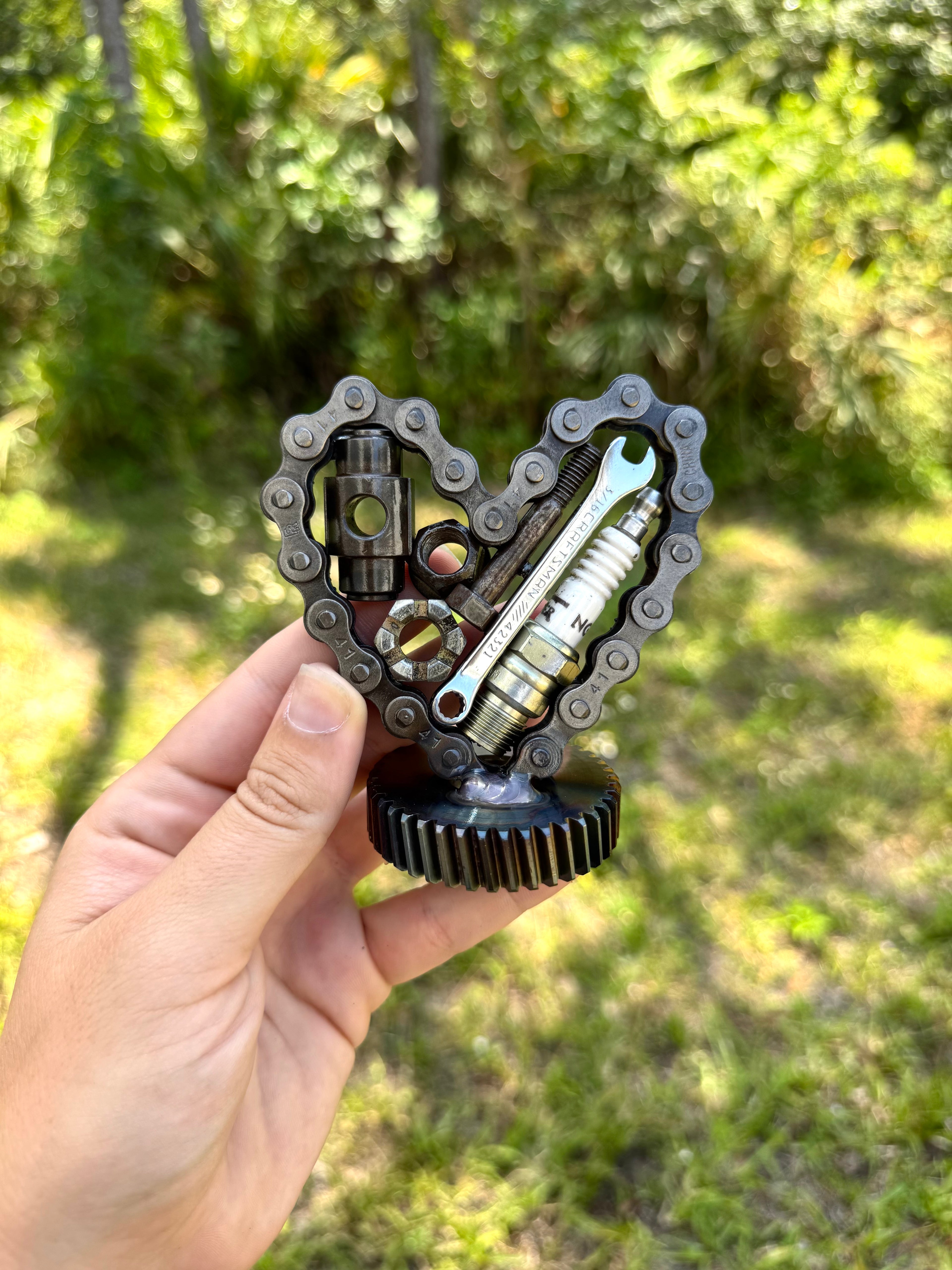 Small Parts Heart Metal Art – Handcrafted Automotive Decor